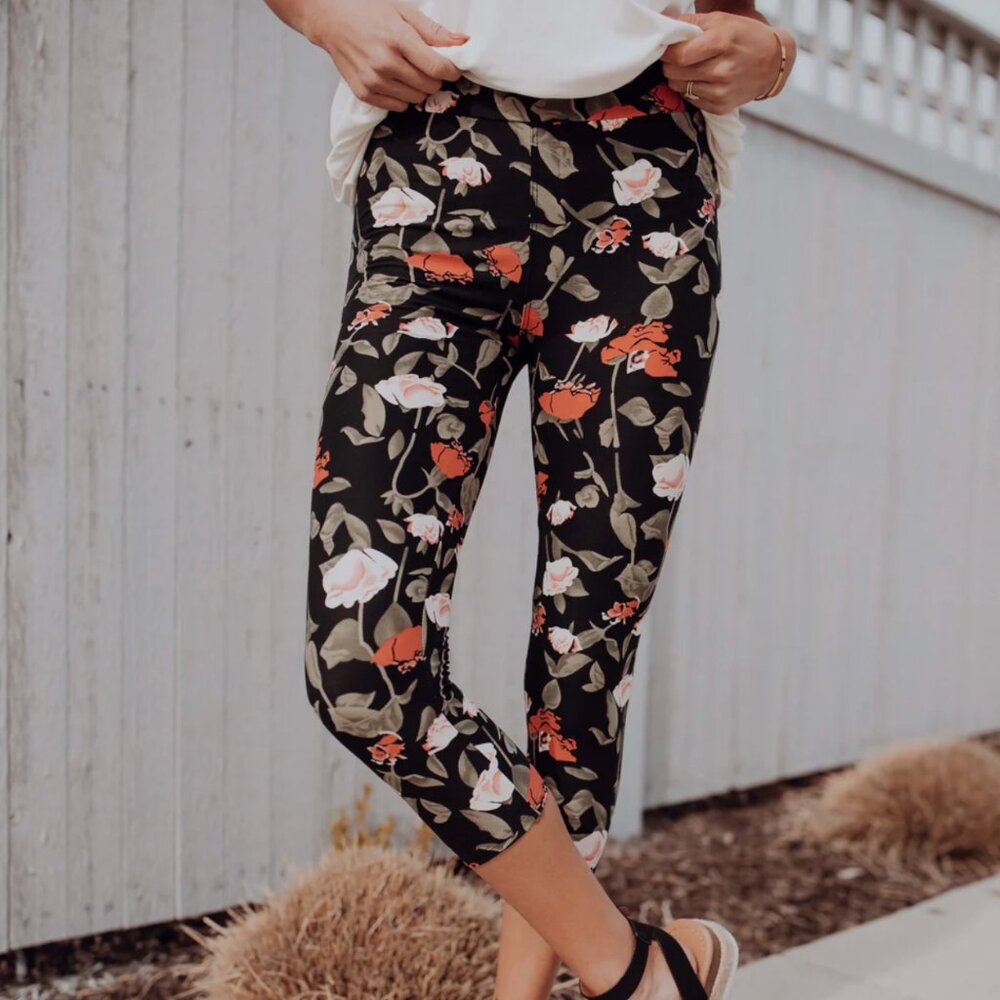NWT - Simple Addiction Exclusive Poppy Pleasure Capri Leggings - Size S/M